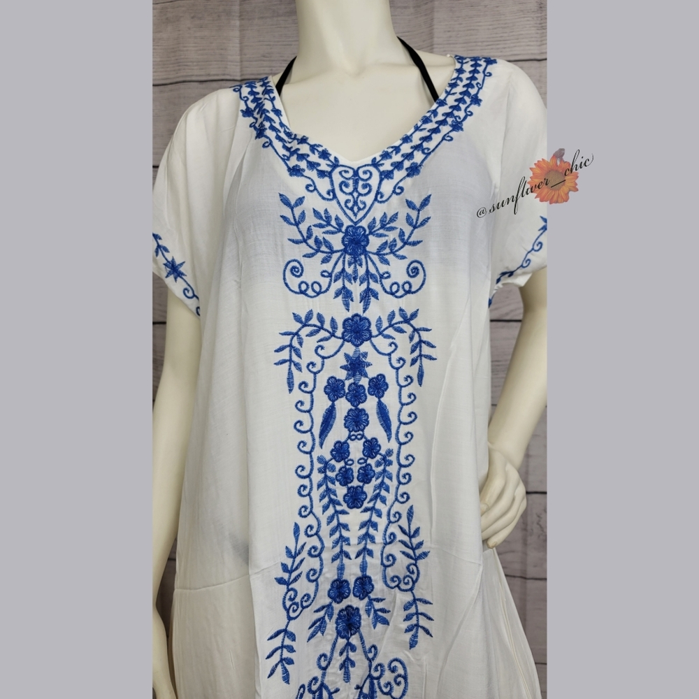 ONE LEFT [NEW] Embroidered Beach Cover-up - Picture 13 of 15